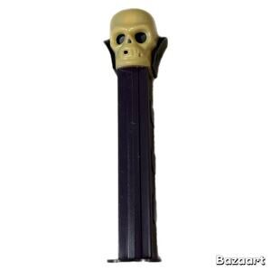 Vintage 1971 Dr. Skull Skeleton Purple Pez Dispenser With Feet Halloween